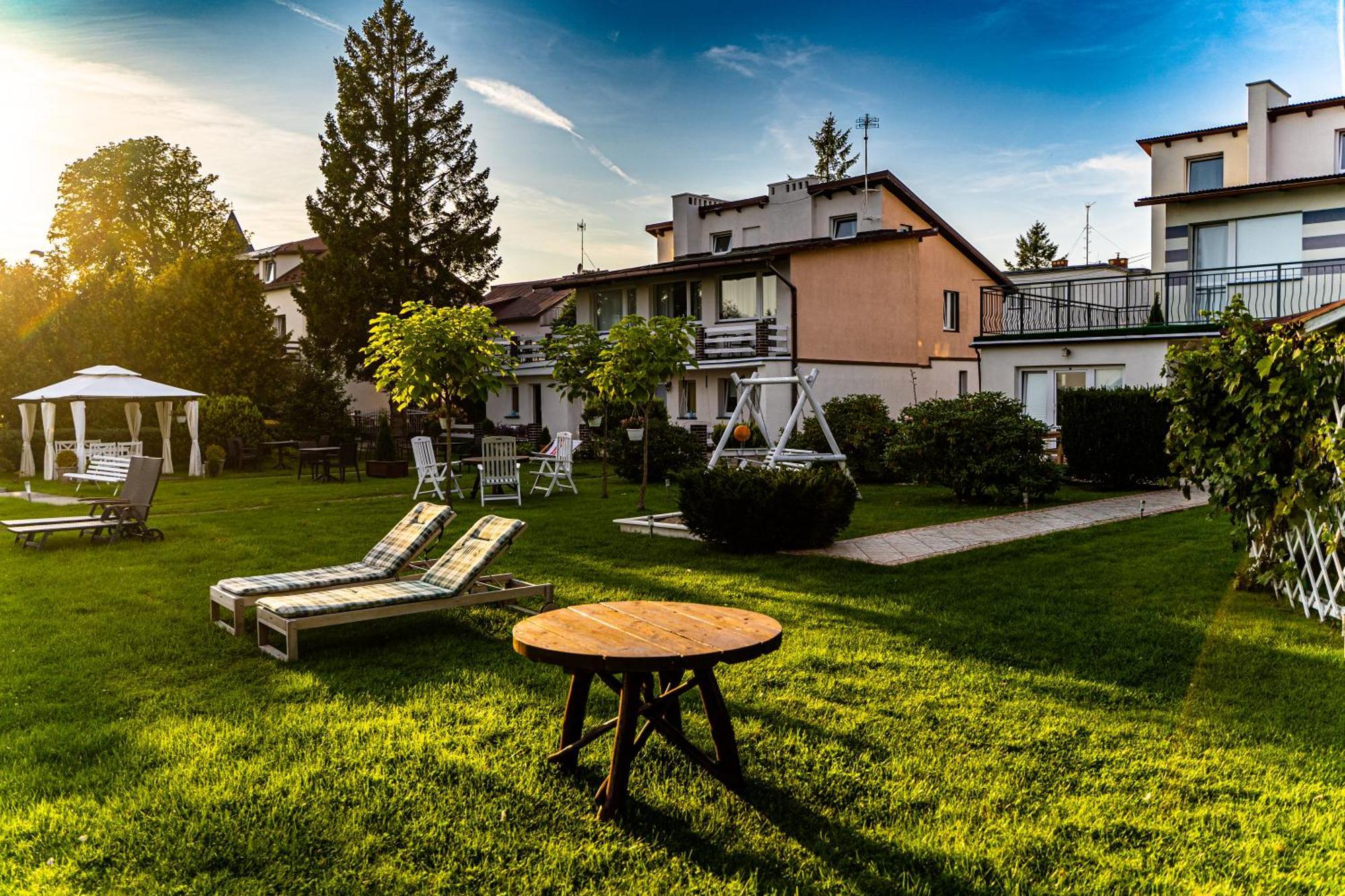 Hotel Avista Mielno Unieście Esterno foto