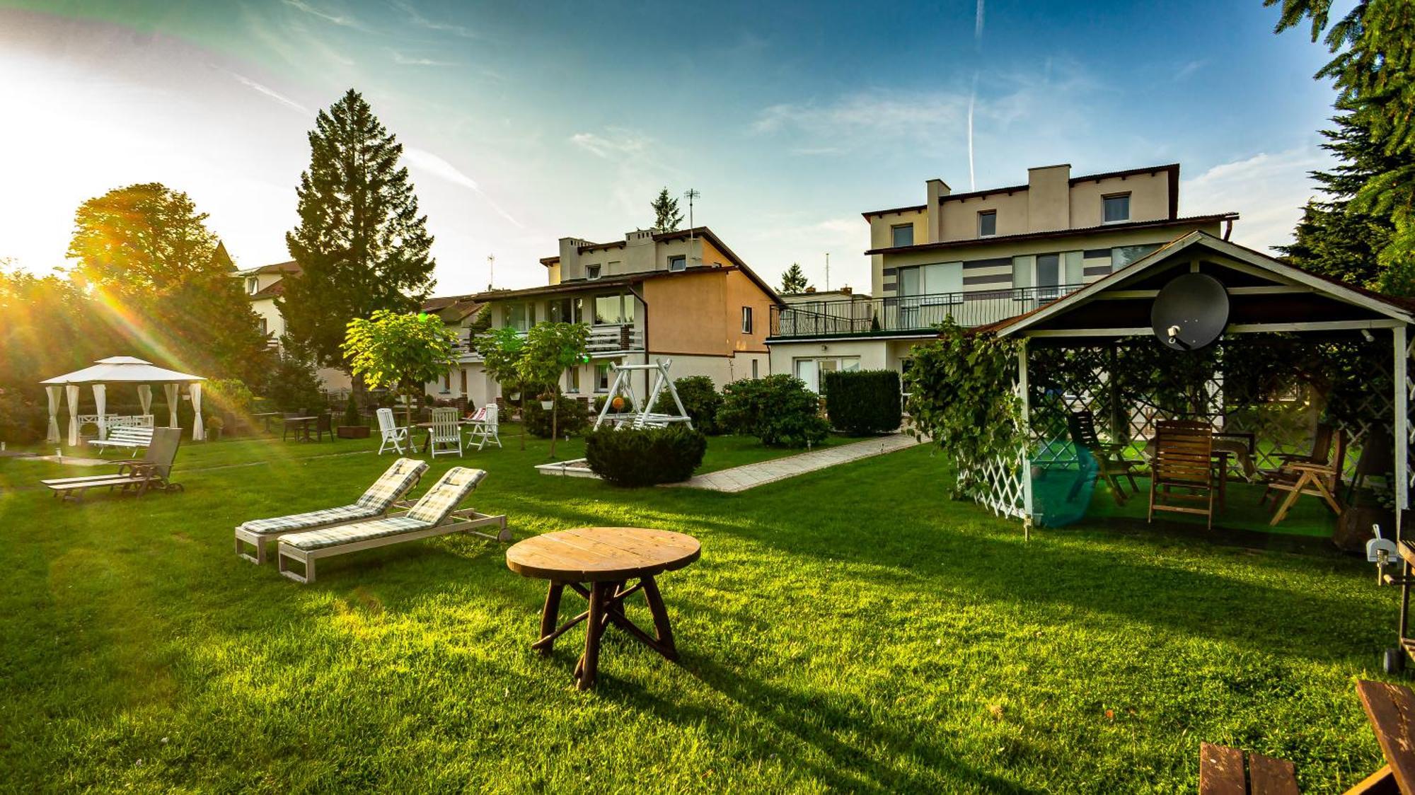 Hotel Avista Mielno Unieście Esterno foto